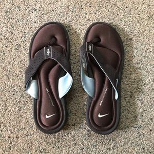 Nike flip flops